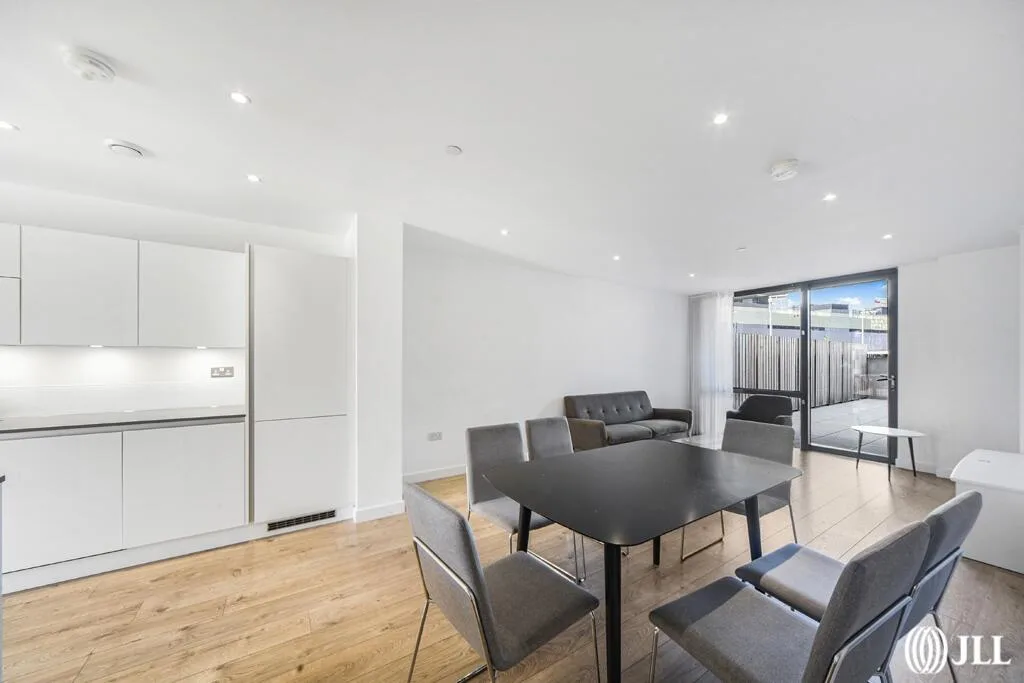 3 bedroom flat for rent