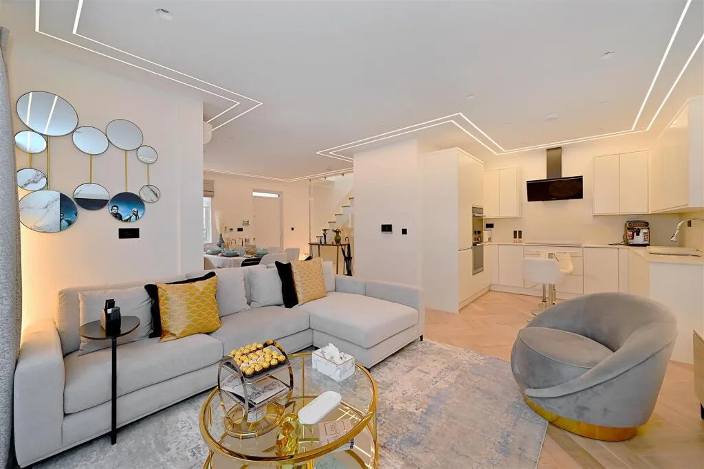 4 bedroom town house for rent