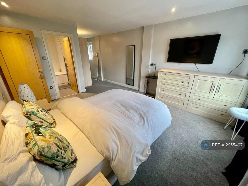 3 bedroom flat for rent