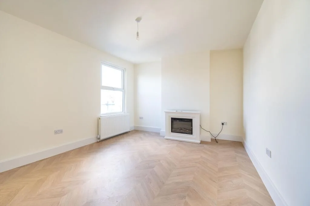 4 bedroom flat for rent
