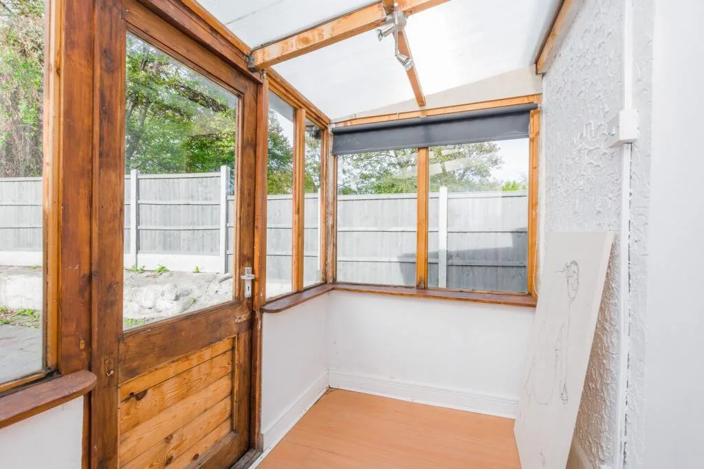 4 bedroom end of terrace house for rent