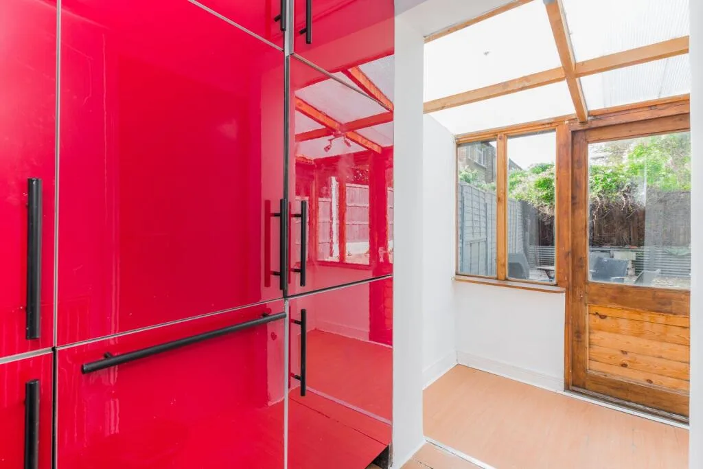 4 bedroom end of terrace house for rent