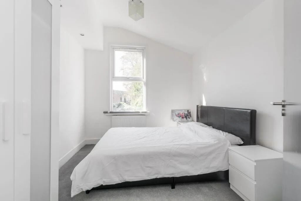 4 bedroom end of terrace house for rent