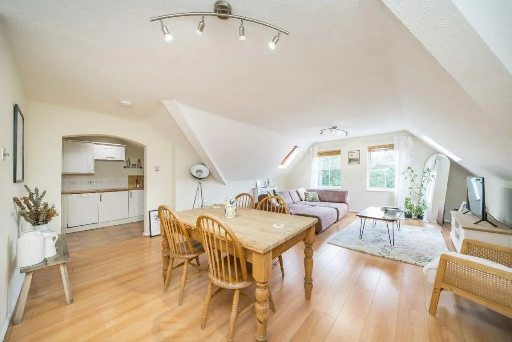 2 bedroom flat for rent