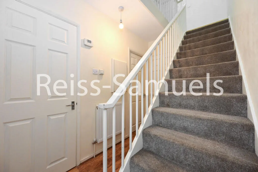 4 bedroom maisonette for rent
