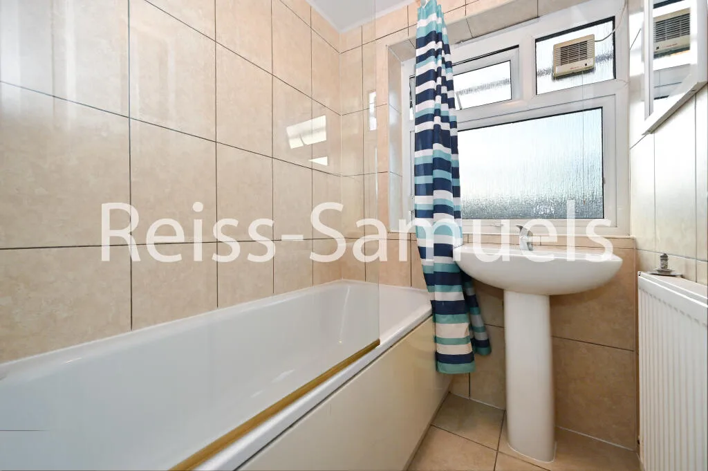4 bedroom maisonette for rent