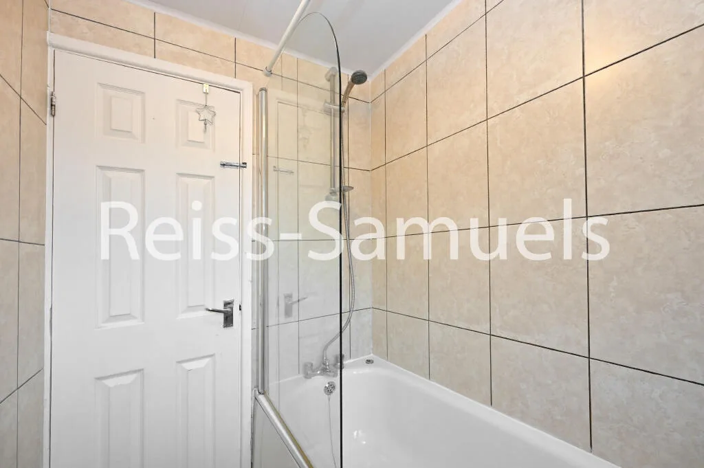 4 bedroom maisonette for rent