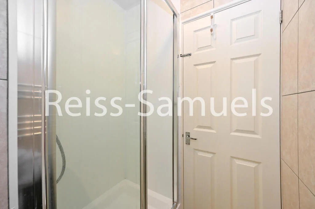 4 bedroom maisonette for rent