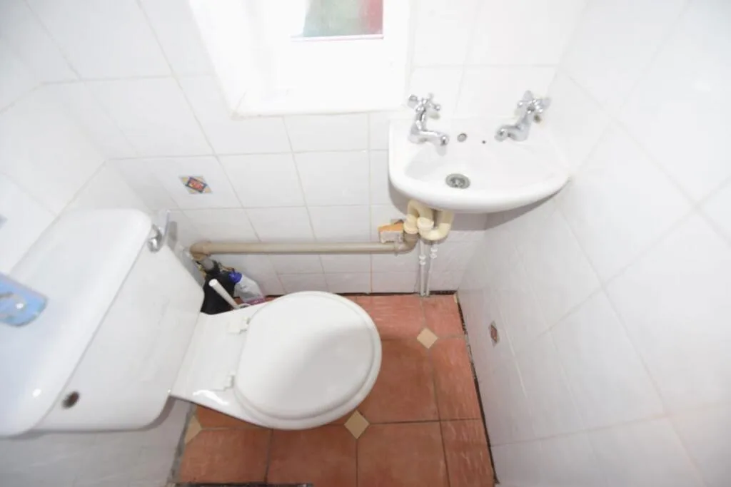 2 bedroom house for rent