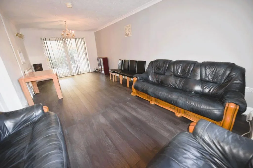 2 bedroom house for rent