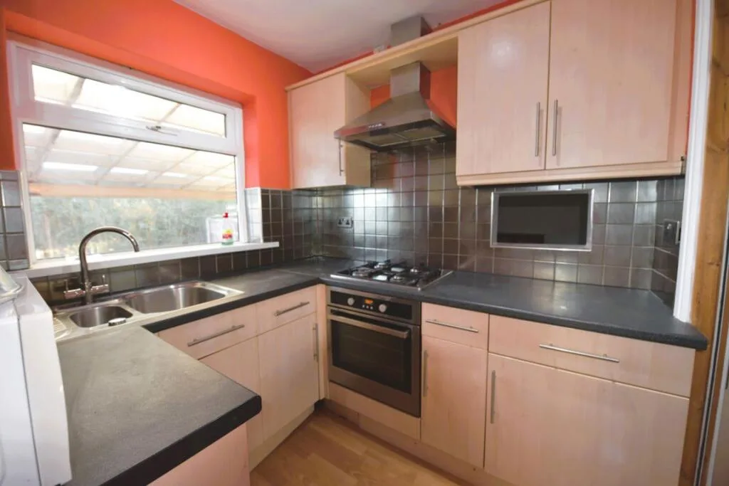 2 bedroom house for rent