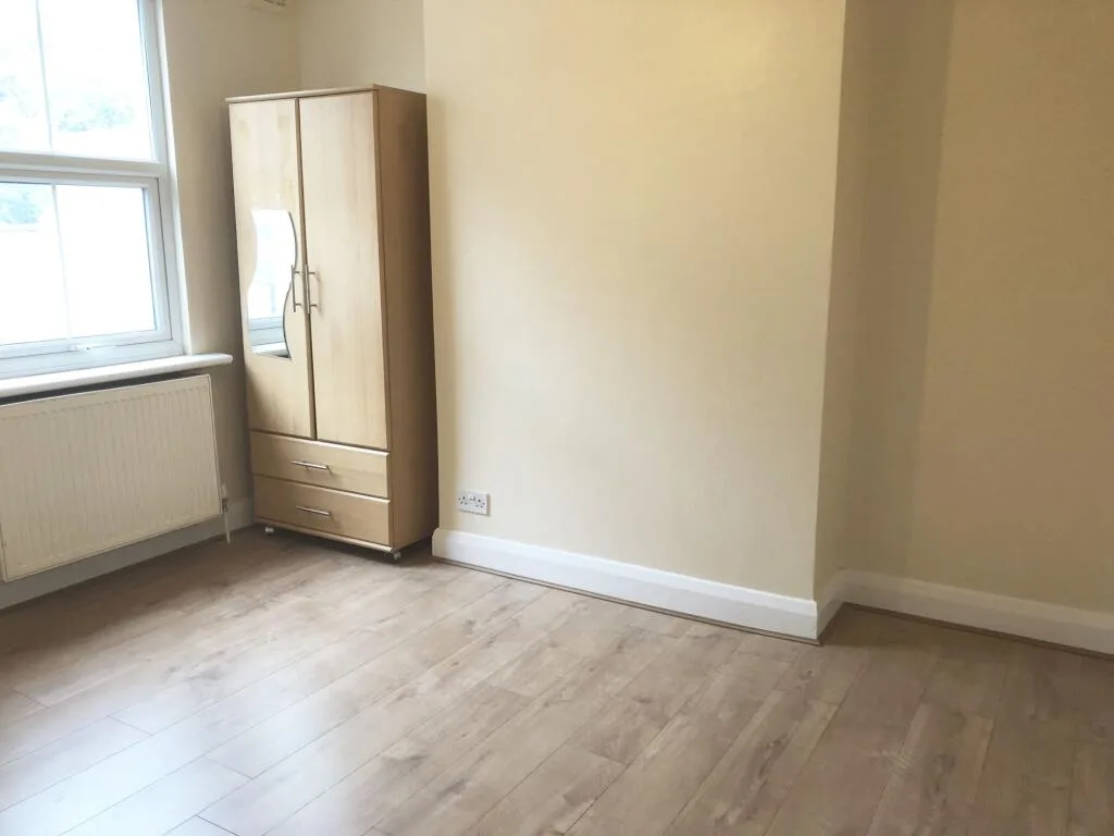 4 bedroom flat for rent