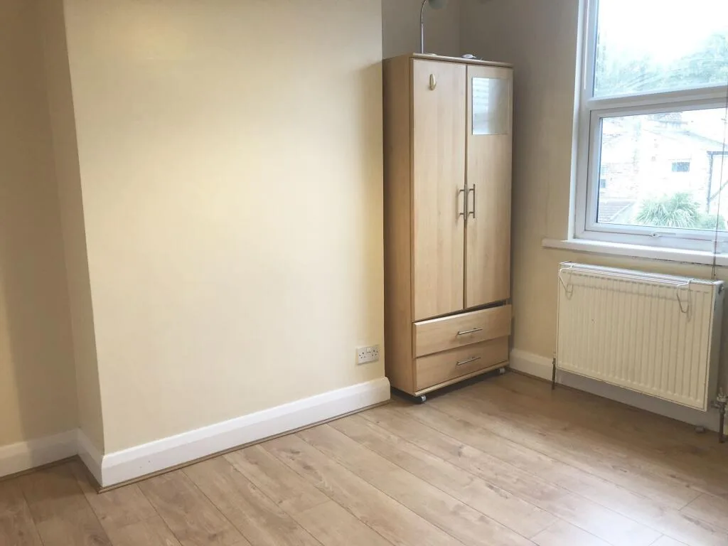 4 bedroom flat for rent