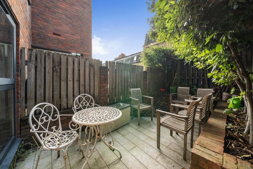 2 bedroom apartment for rent