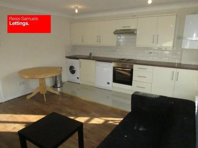 4 bedroom maisonette for rent