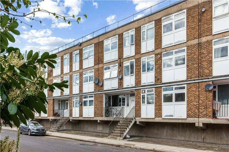 4 bedroom maisonette for rent