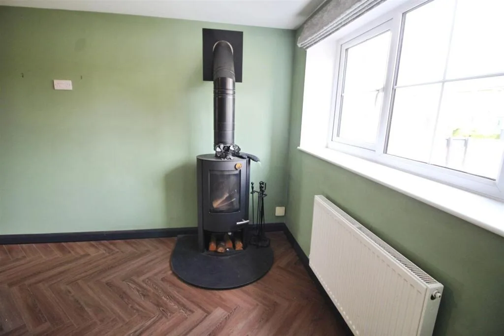 4 bedroom detached house for rent