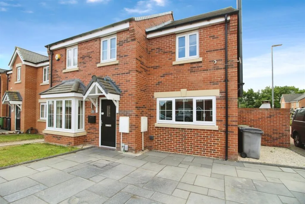 4 bedroom detached house for rent