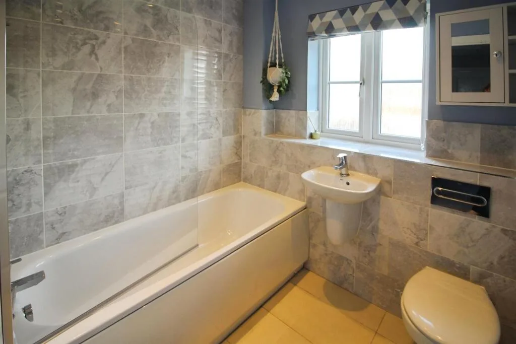 4 bedroom detached house for rent