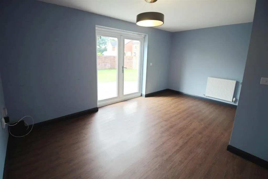 4 bedroom detached house for rent