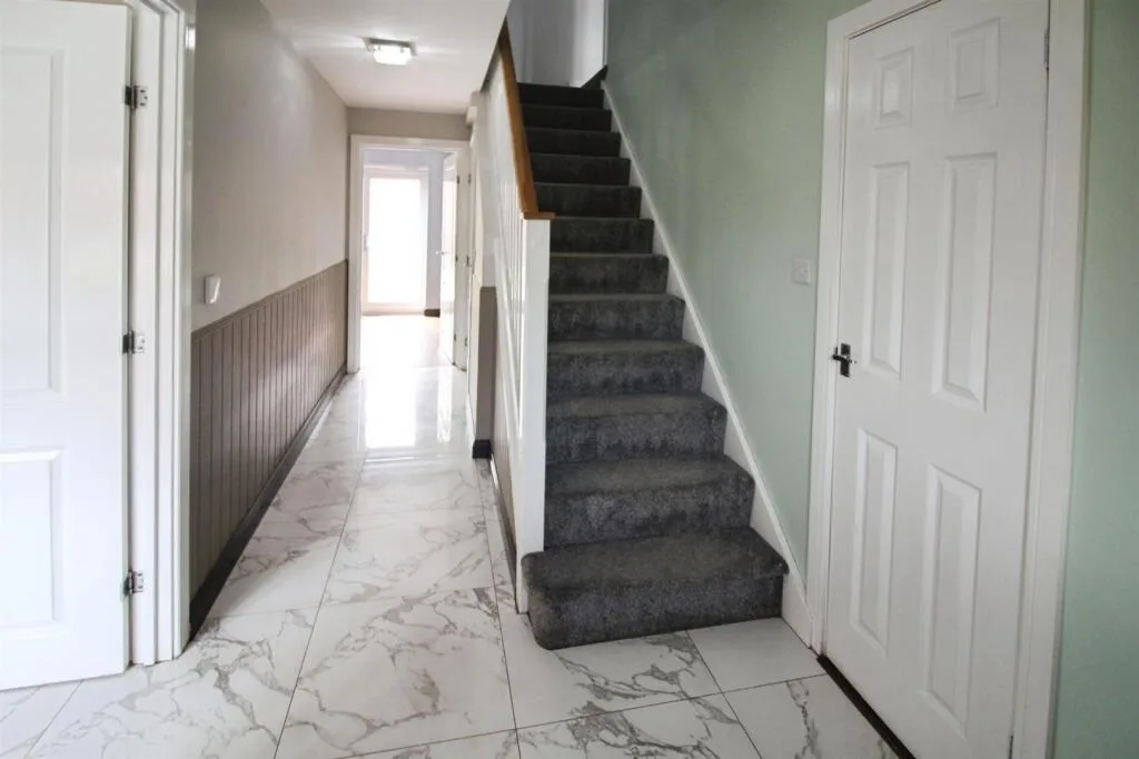 4 bedroom detached house for rent