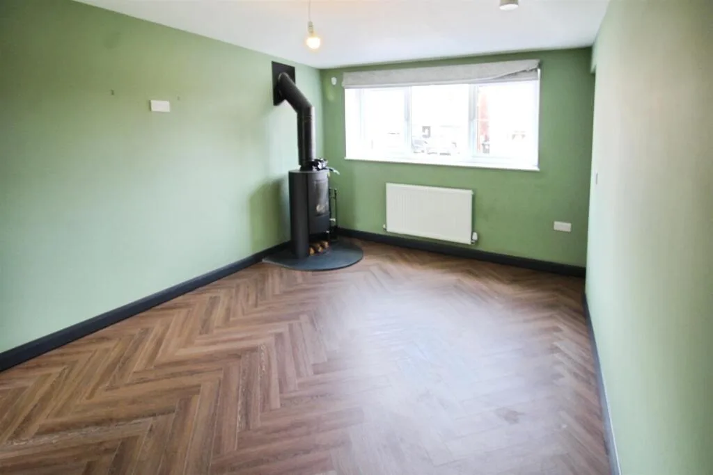 4 bedroom detached house for rent
