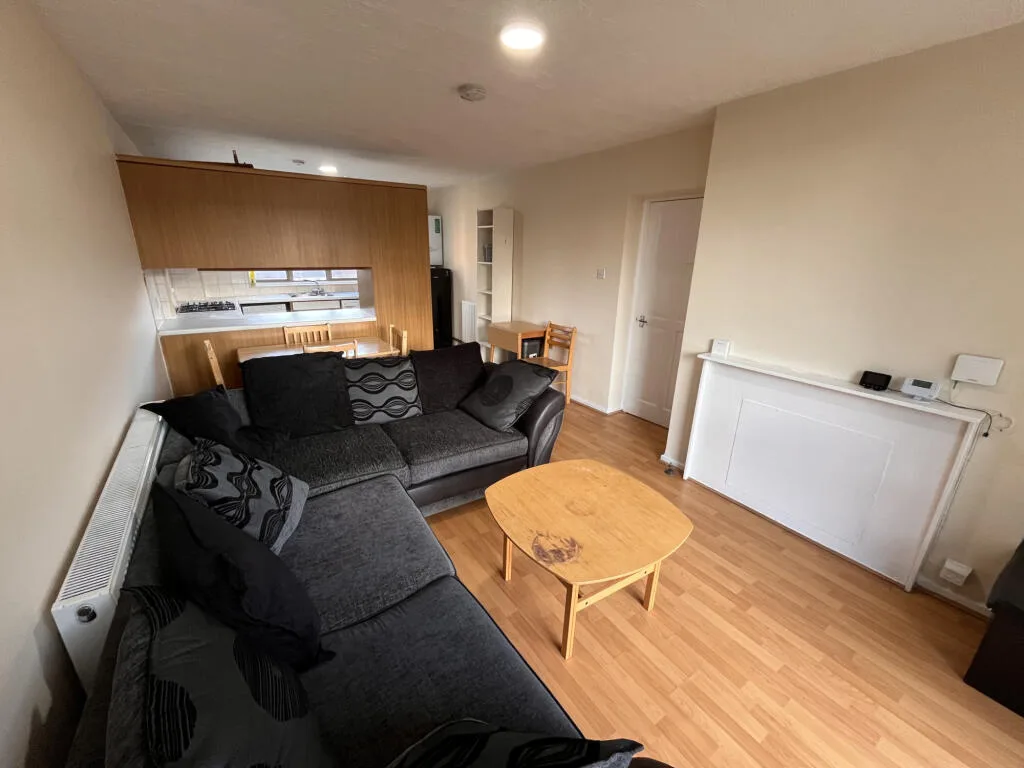 3 bedroom flat for rent