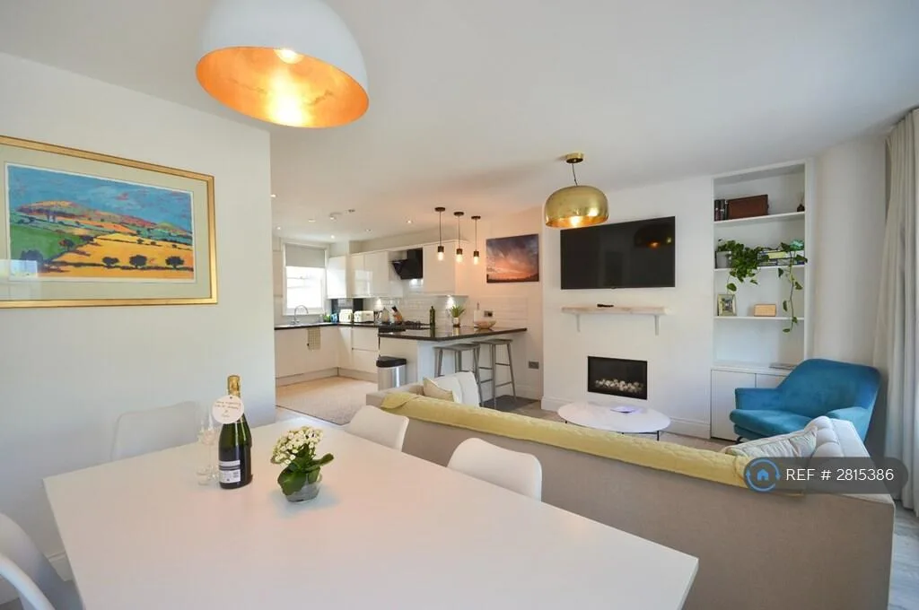 3 bedroom flat for rent