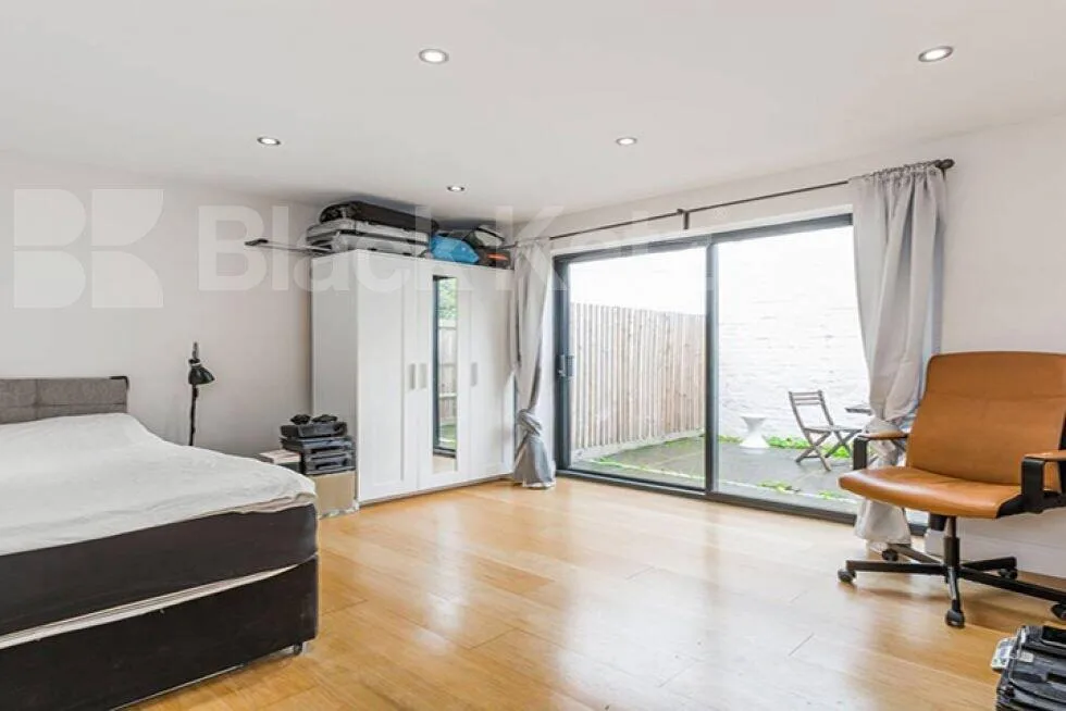 4 bedroom flat for rent
