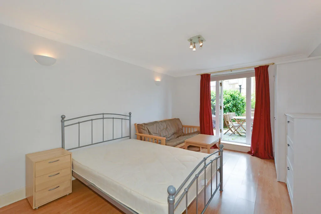 Studio flat for rent
