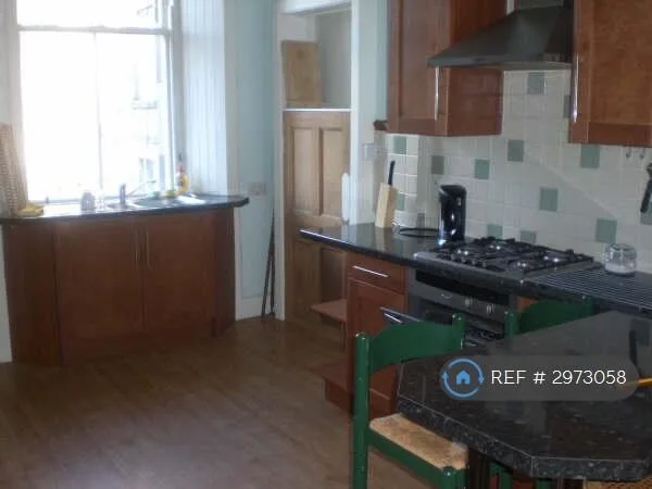 4 bedroom flat for rent