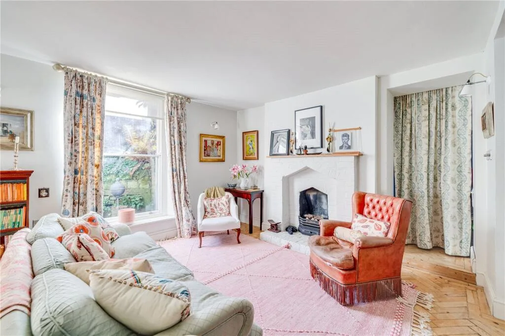 1 bedroom maisonette for rent