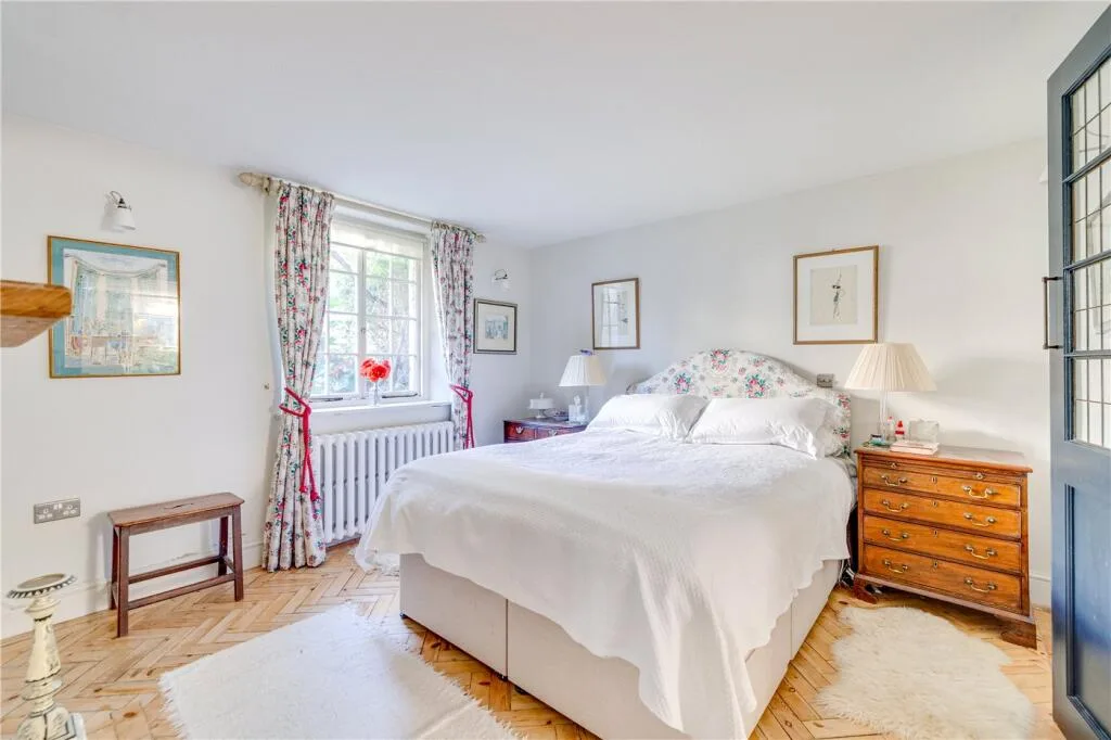 1 bedroom maisonette for rent