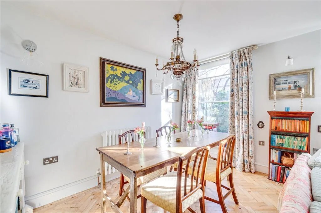 1 bedroom maisonette for rent