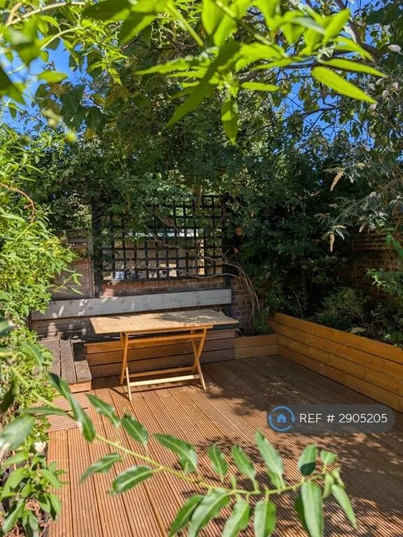 1 bedroom maisonette for rent