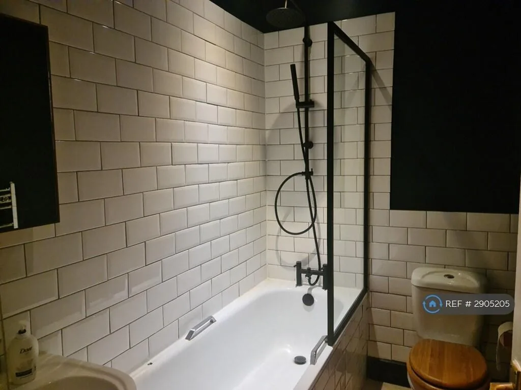 1 bedroom maisonette for rent
