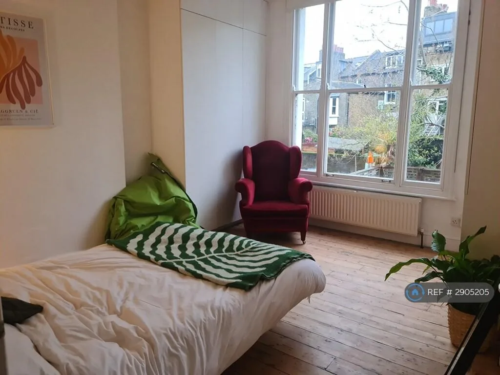 1 bedroom maisonette for rent