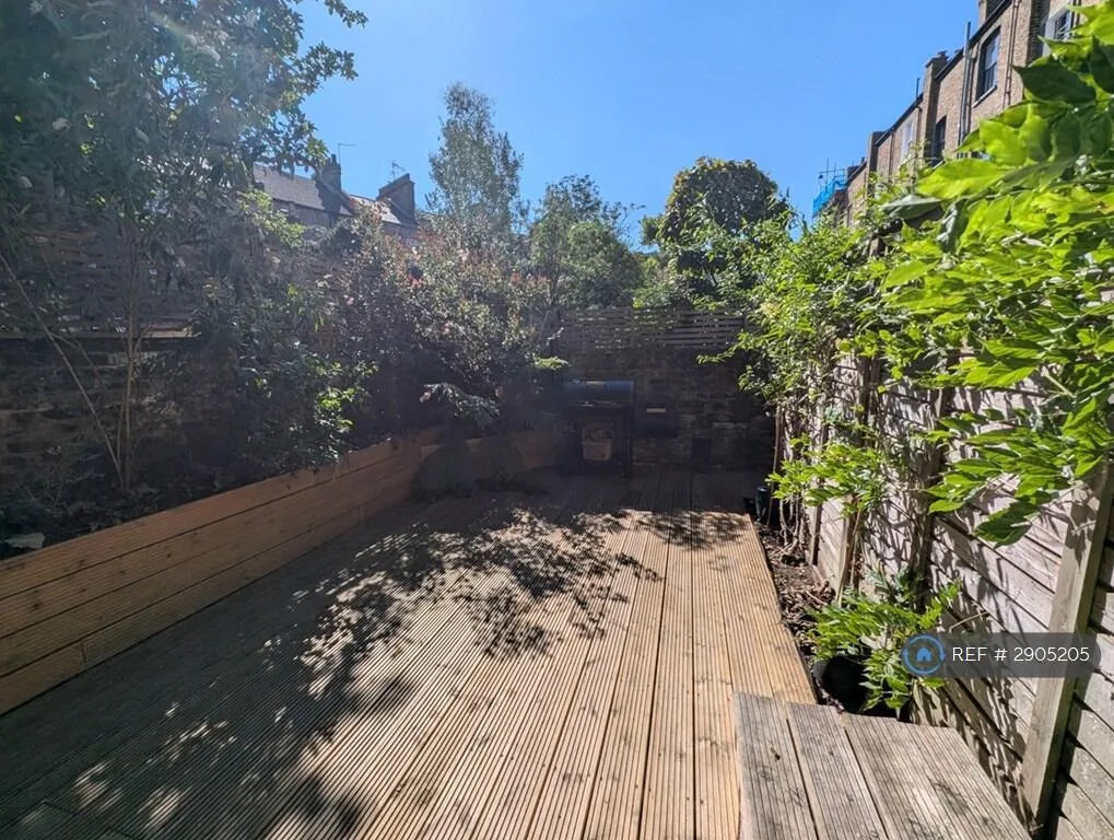 1 bedroom maisonette for rent