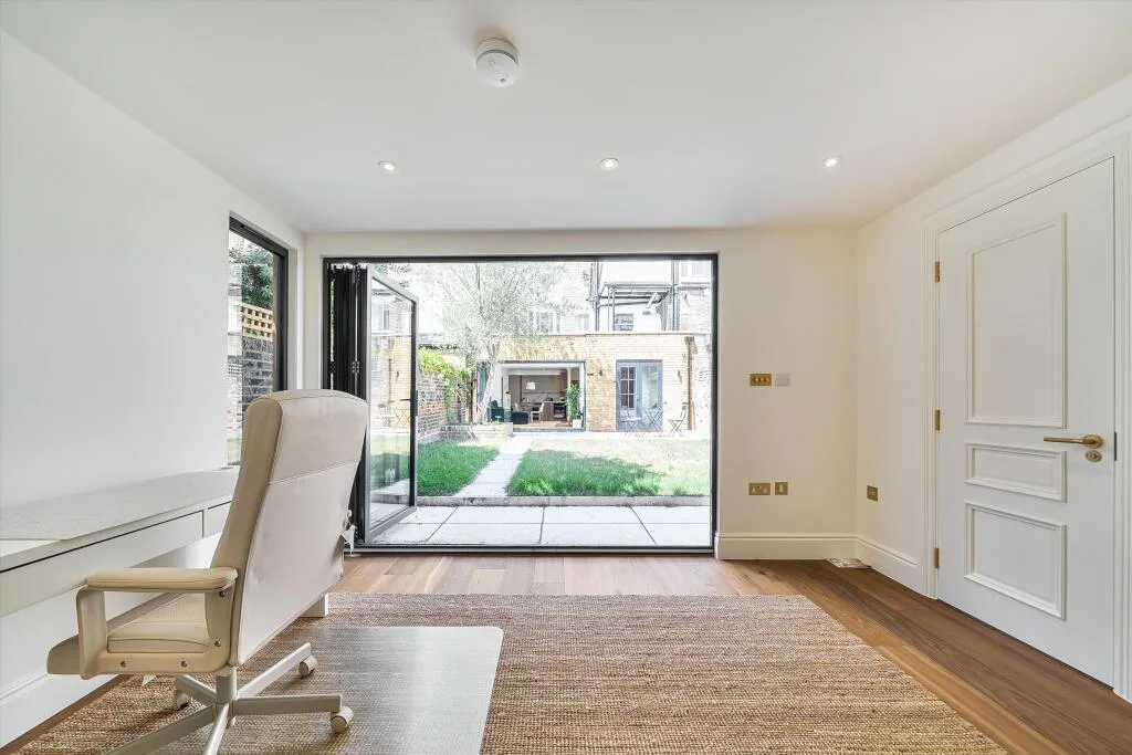 2 bedroom detached house for rent
