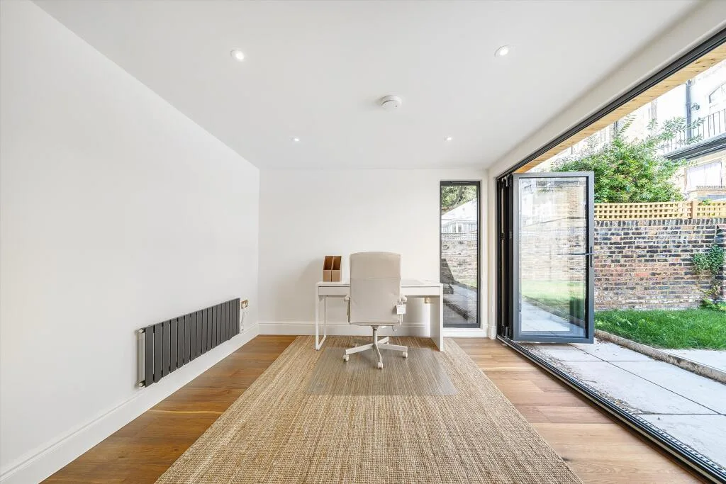 2 bedroom detached house for rent