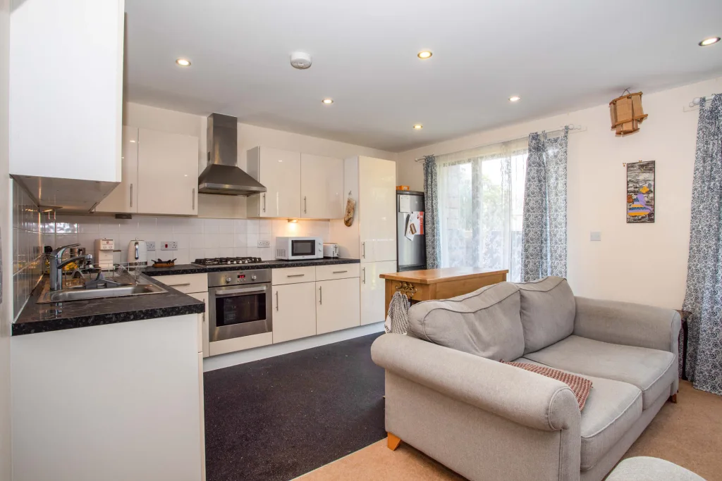 2 bedroom duplex for rent