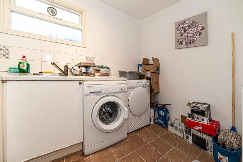 1 bedroom maisonette for rent