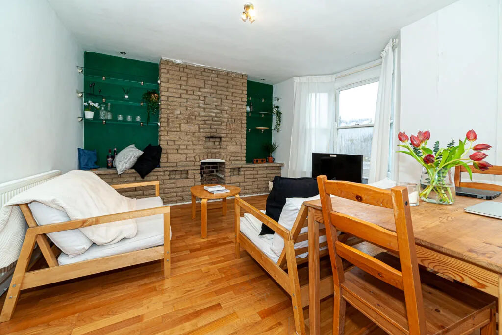 1 bedroom maisonette for rent