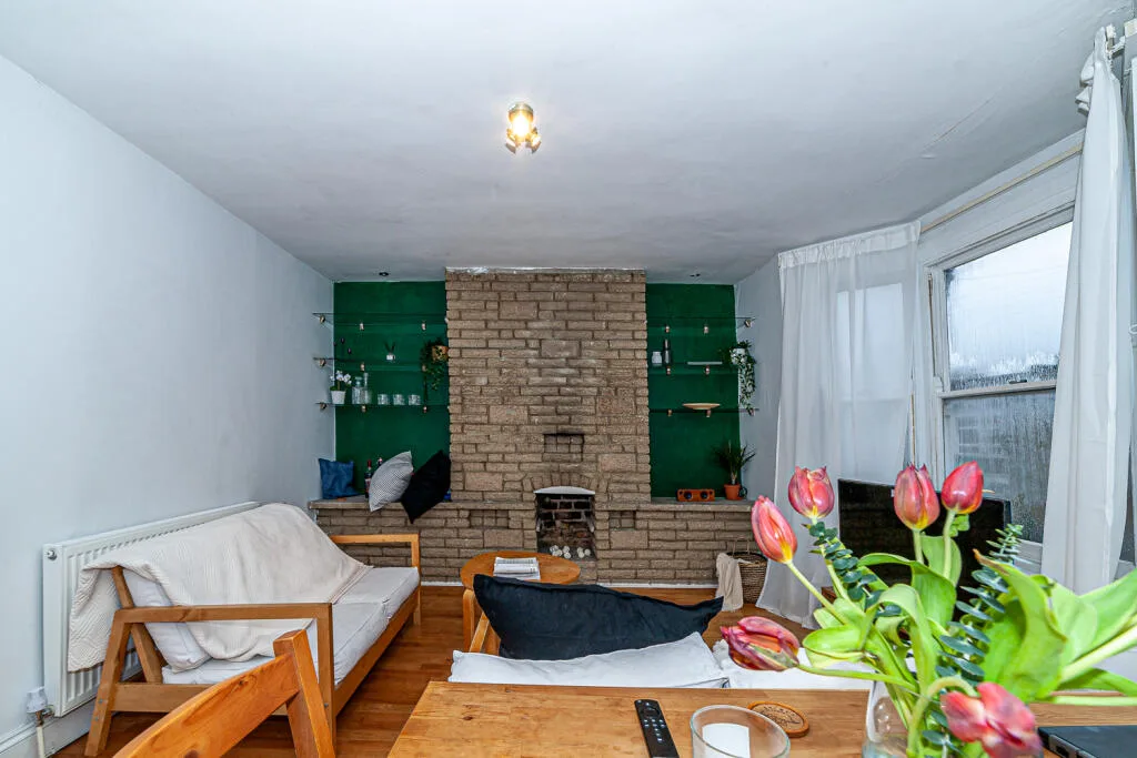 1 bedroom maisonette for rent
