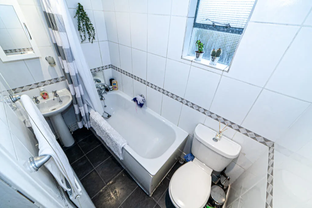 1 bedroom maisonette for rent
