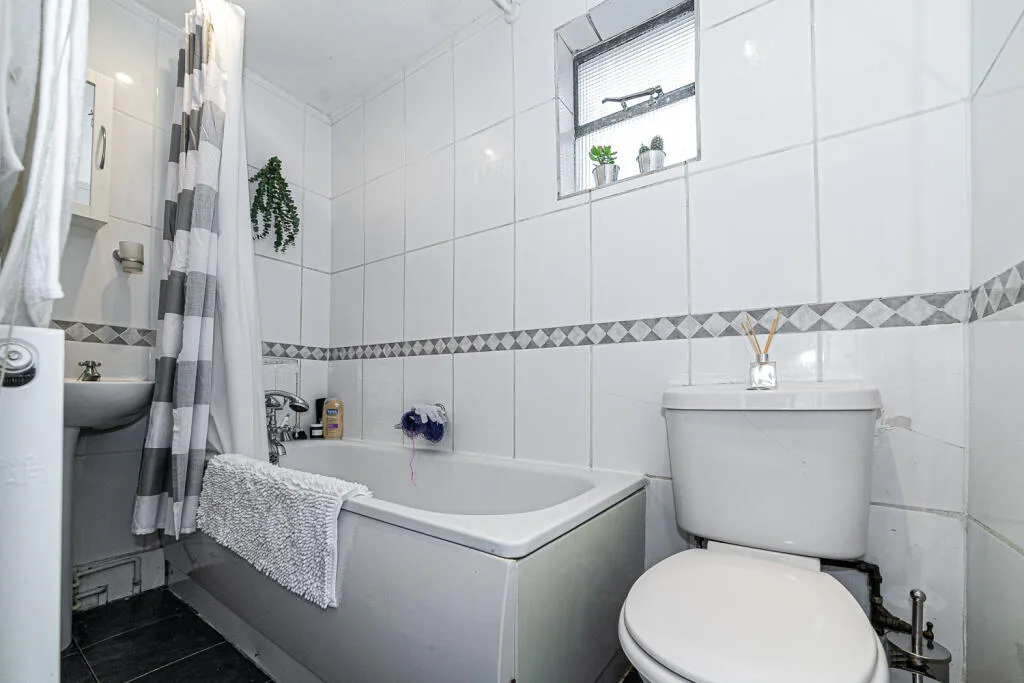 1 bedroom maisonette for rent