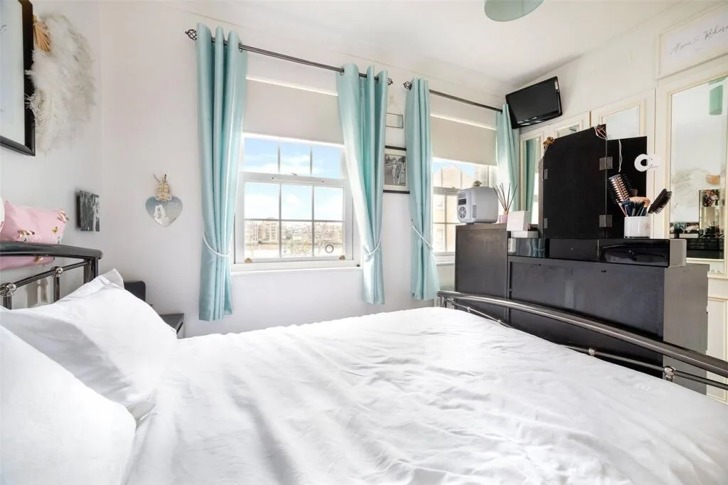 2 bedroom end of terrace house for rent