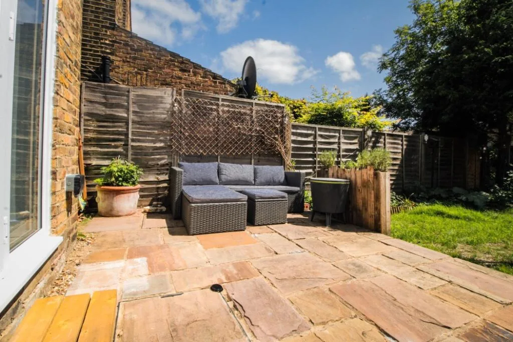 2 bedroom flat for rent