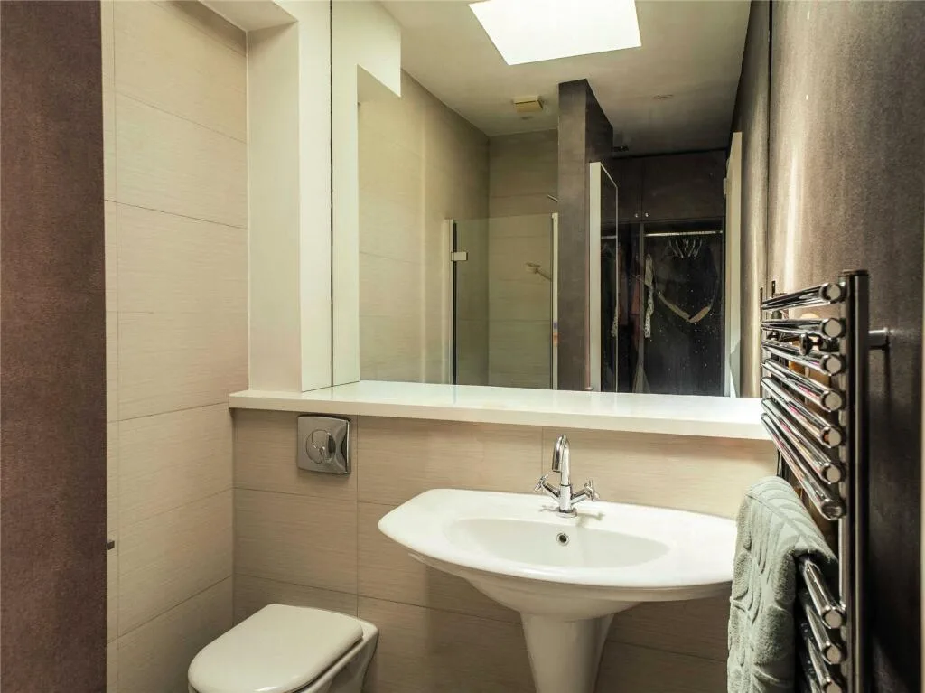 5 bedroom terraced house for rent