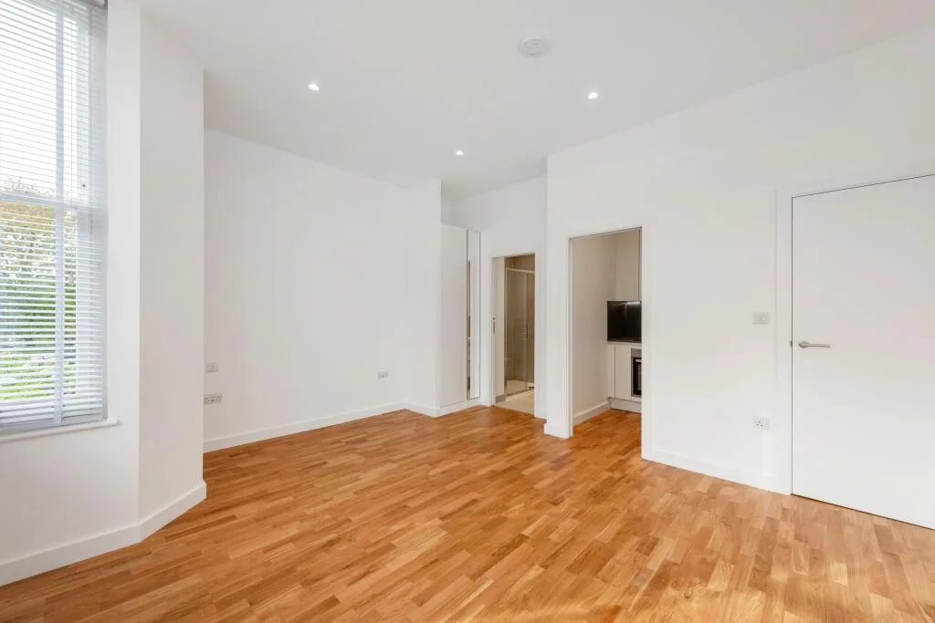Ground floor studio flat for rent